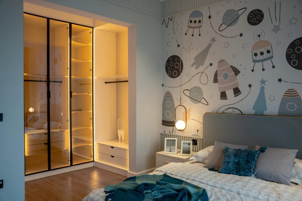 children's bedroom with open closet